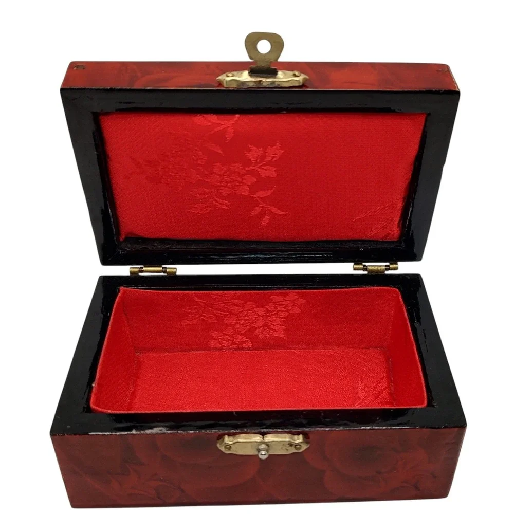 Chinese Jewelry Box Cork Art Lacquer Trinket Box Intricate Red‎ Interior Latch